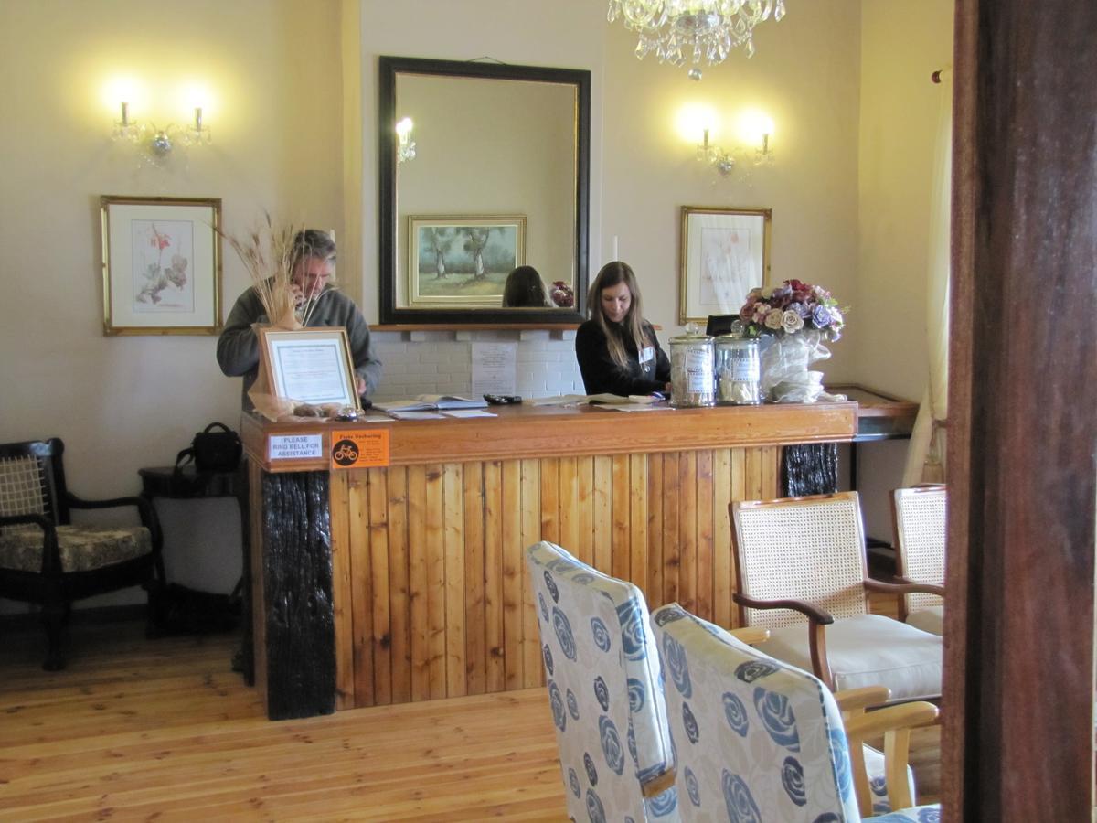 Grand Hotel Laingsburg エクステリア 写真